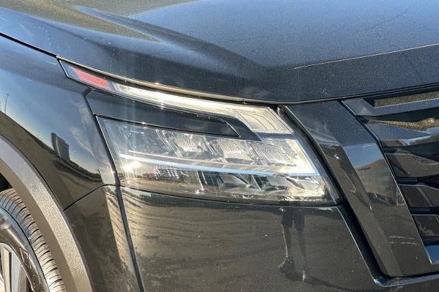 2022 Nissan Pathfinder SL 2WD