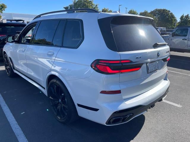 2025 BMW X7 M60i