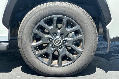 2024 Toyota Sequoia SR5