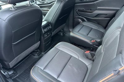 2022 GMC Acadia AT4