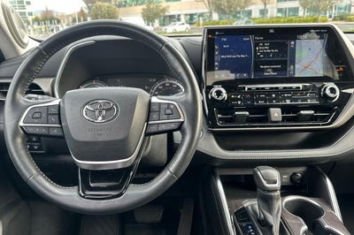 2022 Toyota Highlander Hybrid Limited