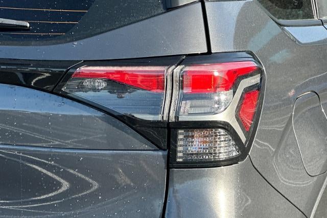 2025 Subaru Forester Base