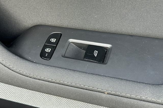 2023 POLESTAR 2 Base