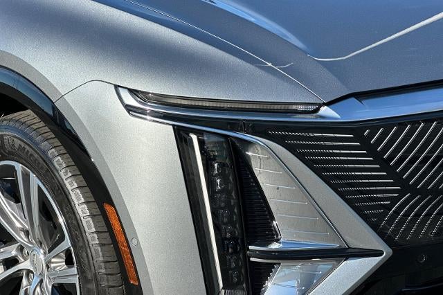 2024 Cadillac LYRIQ Luxury 1