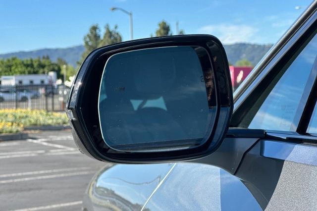 2024 Cadillac LYRIQ Sport 3