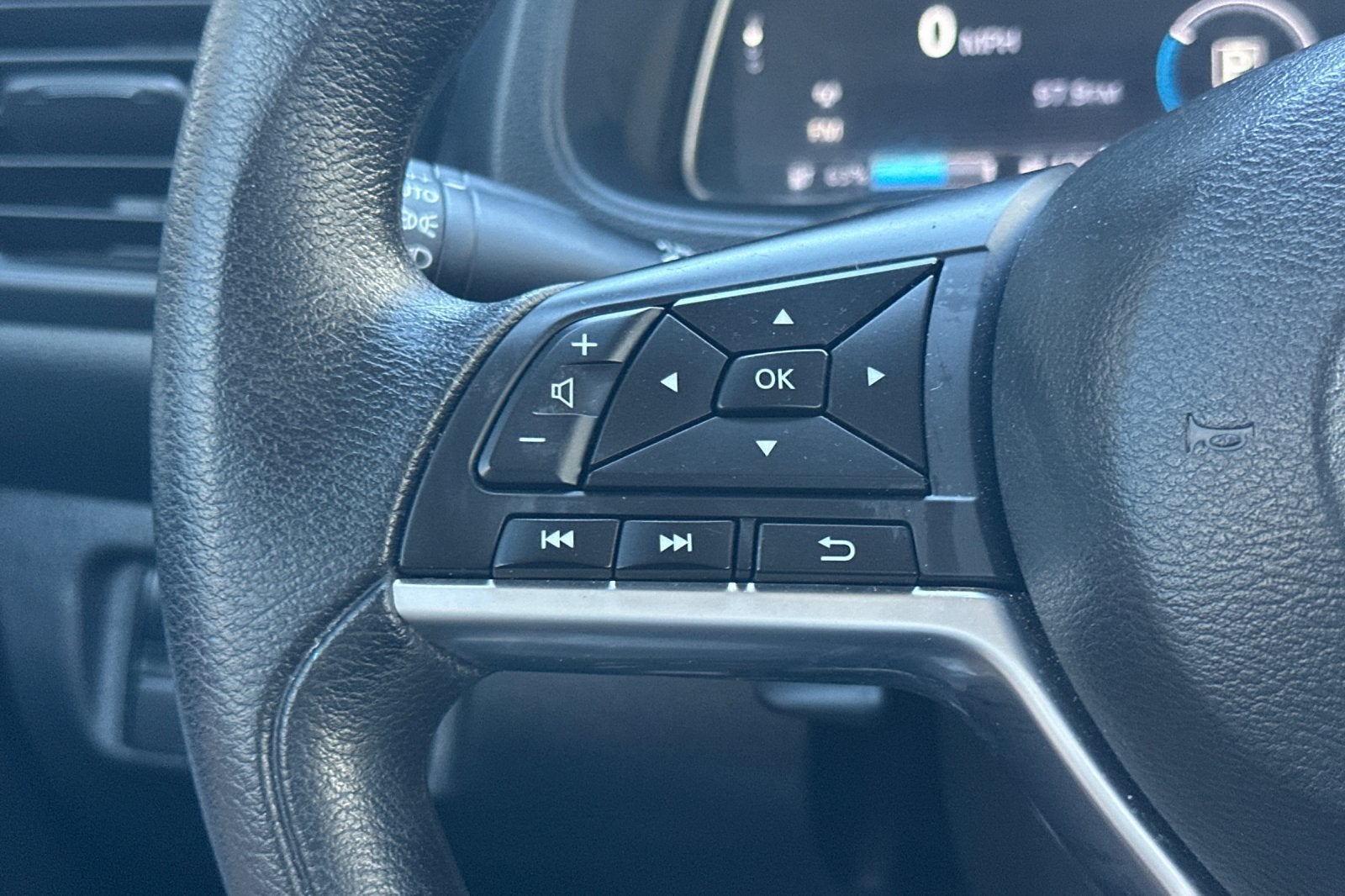 2025 Nissan Leaf S