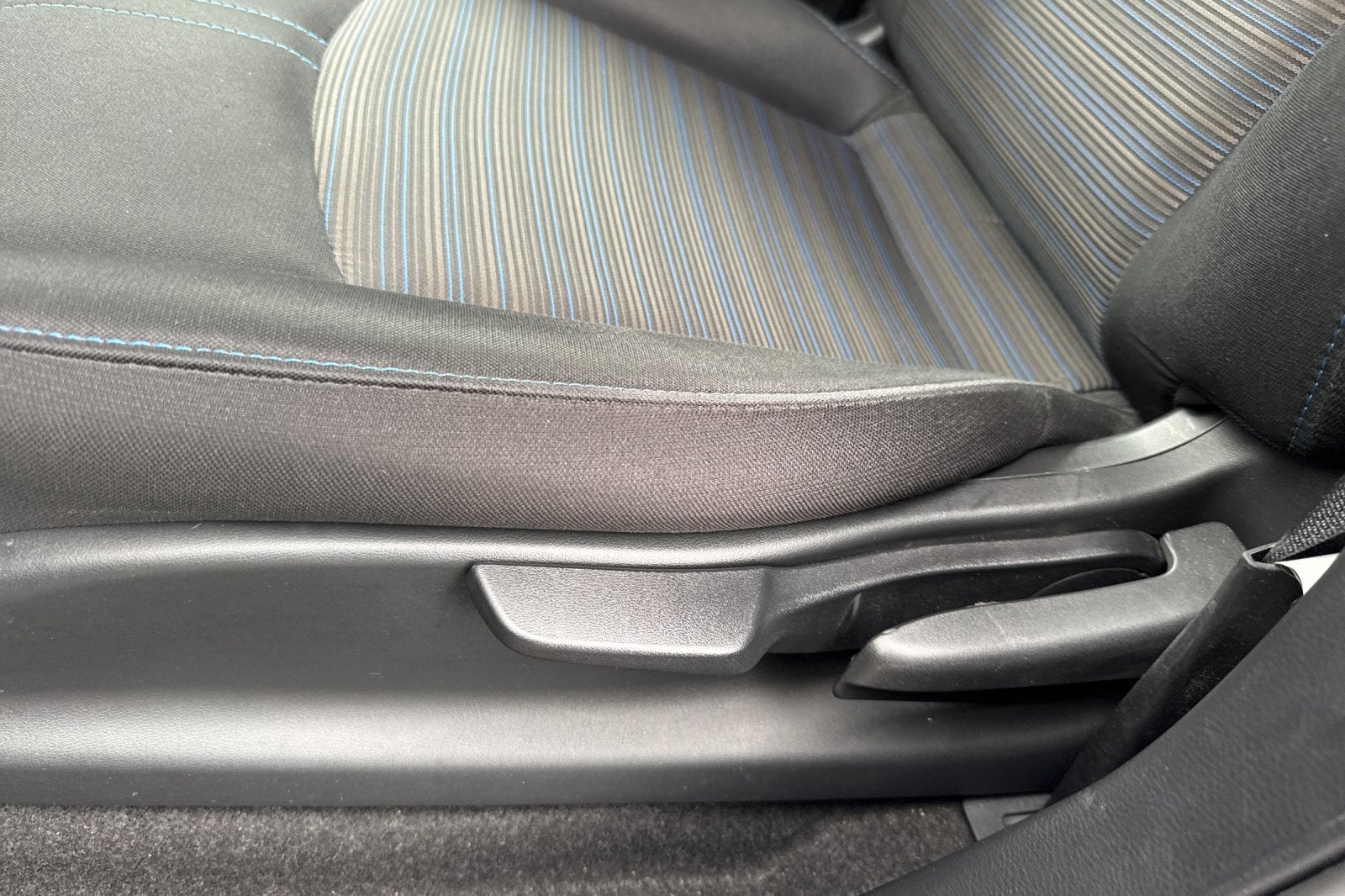 2025 Nissan Leaf S