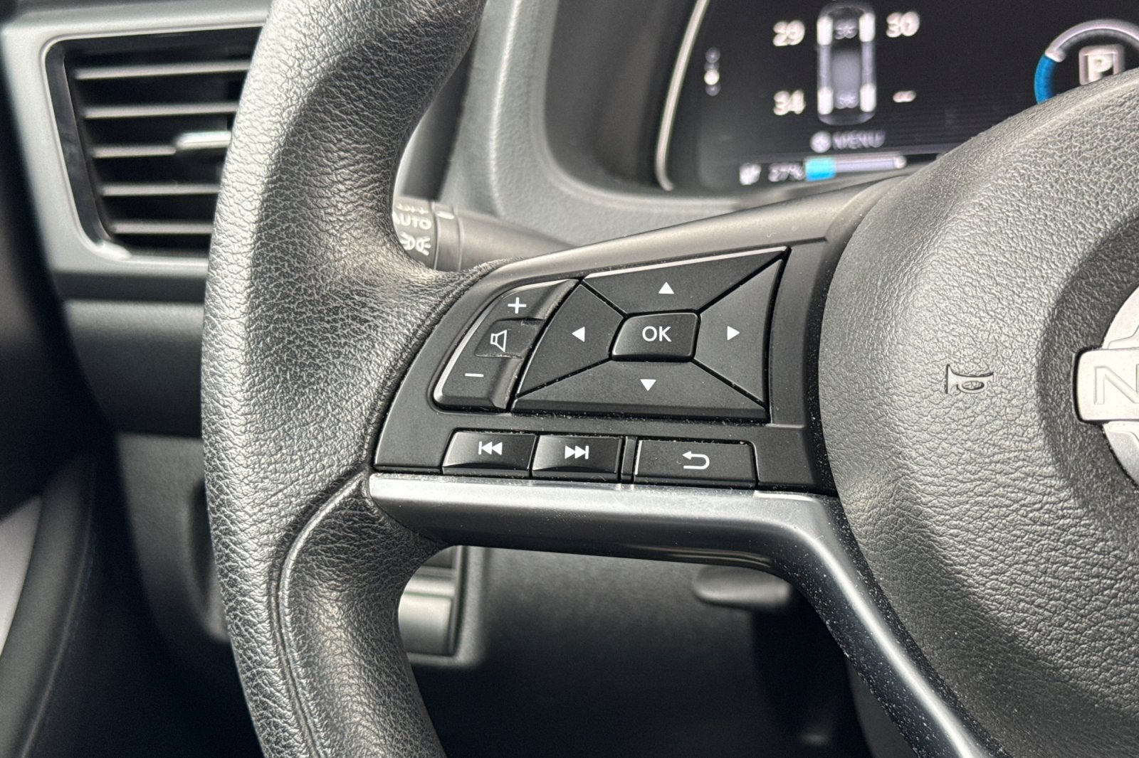2025 Nissan Leaf S