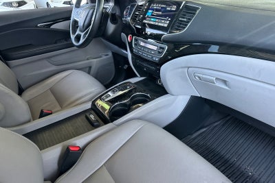 2022 Honda Pilot Touring 8 Passenger