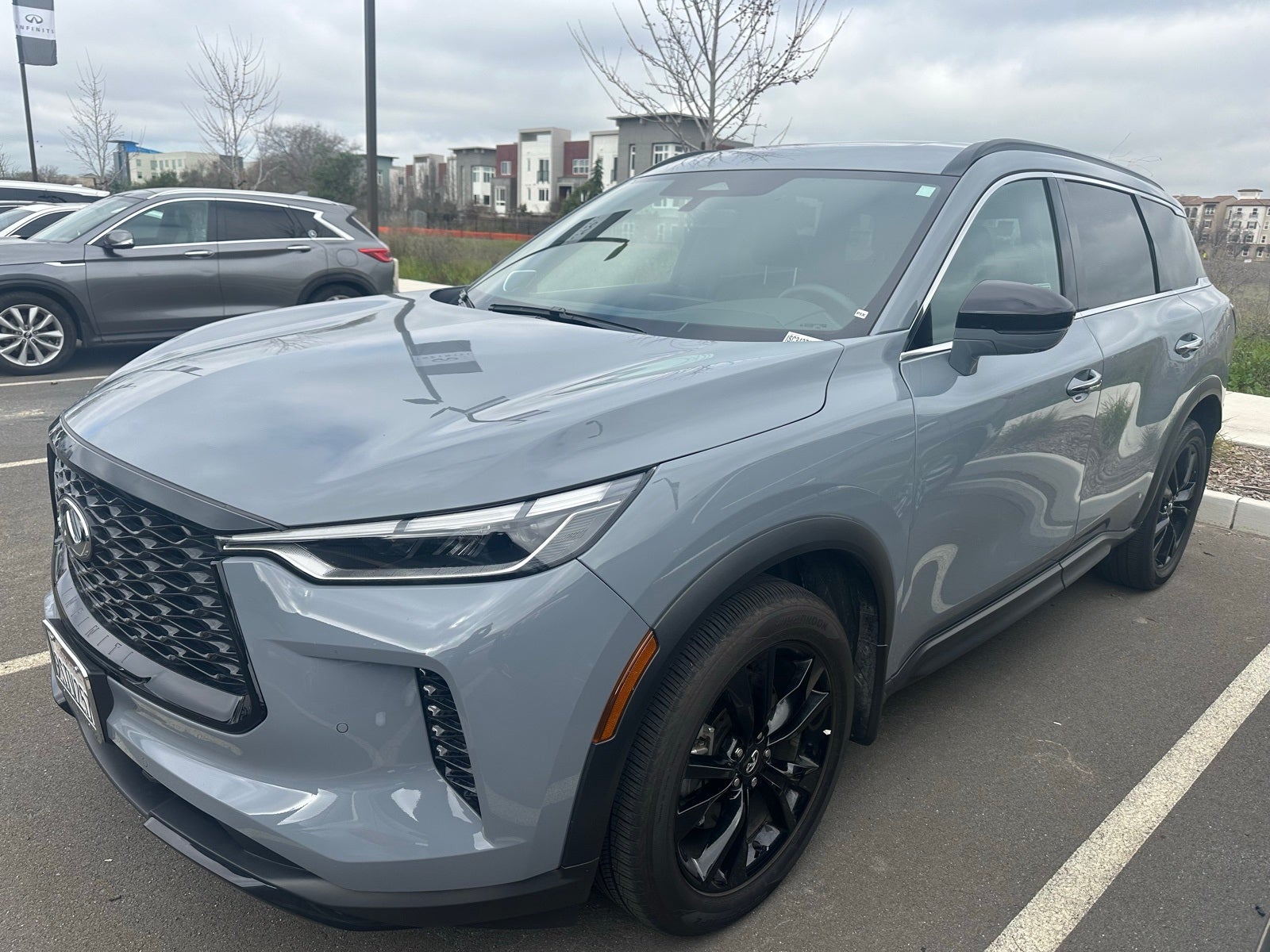 2025 INFINITI QX60 LUXE