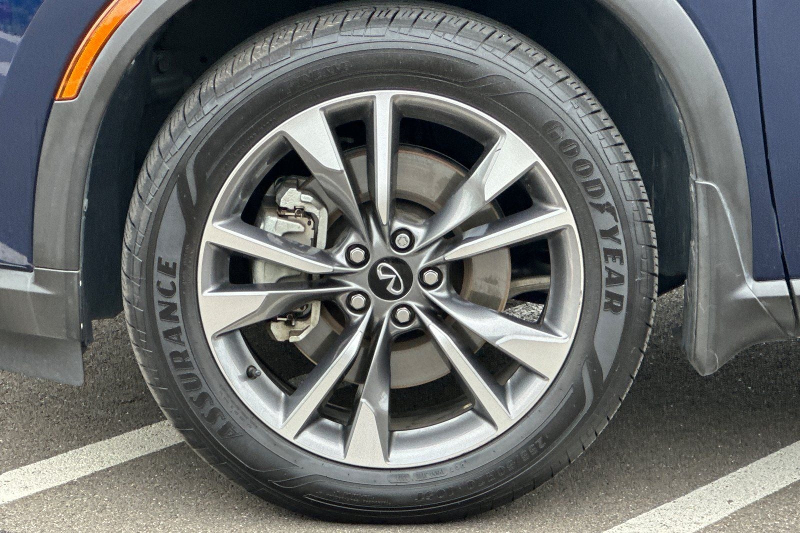 2023 INFINITI QX60 LUXE