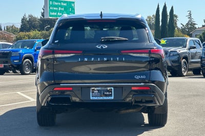 2023 INFINITI QX60 LUXE