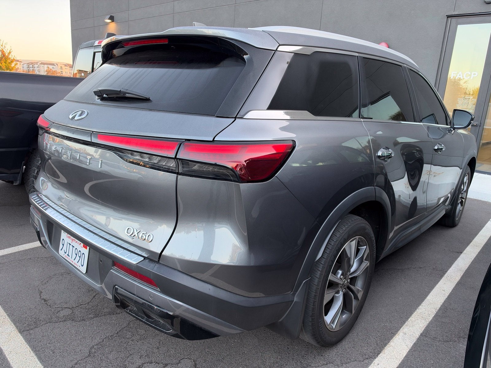 2023 INFINITI QX60 LUXE