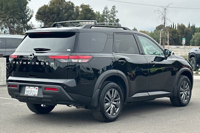 2025 Nissan Pathfinder SV