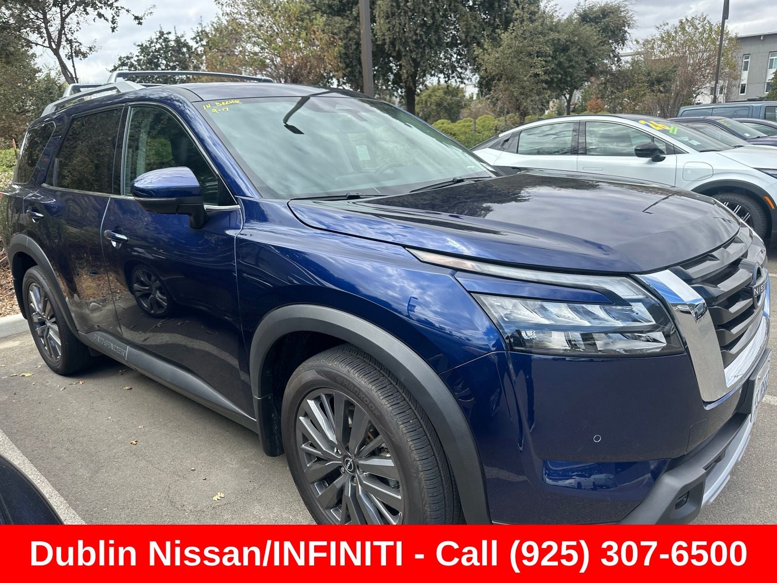 2025 Nissan Pathfinder SL