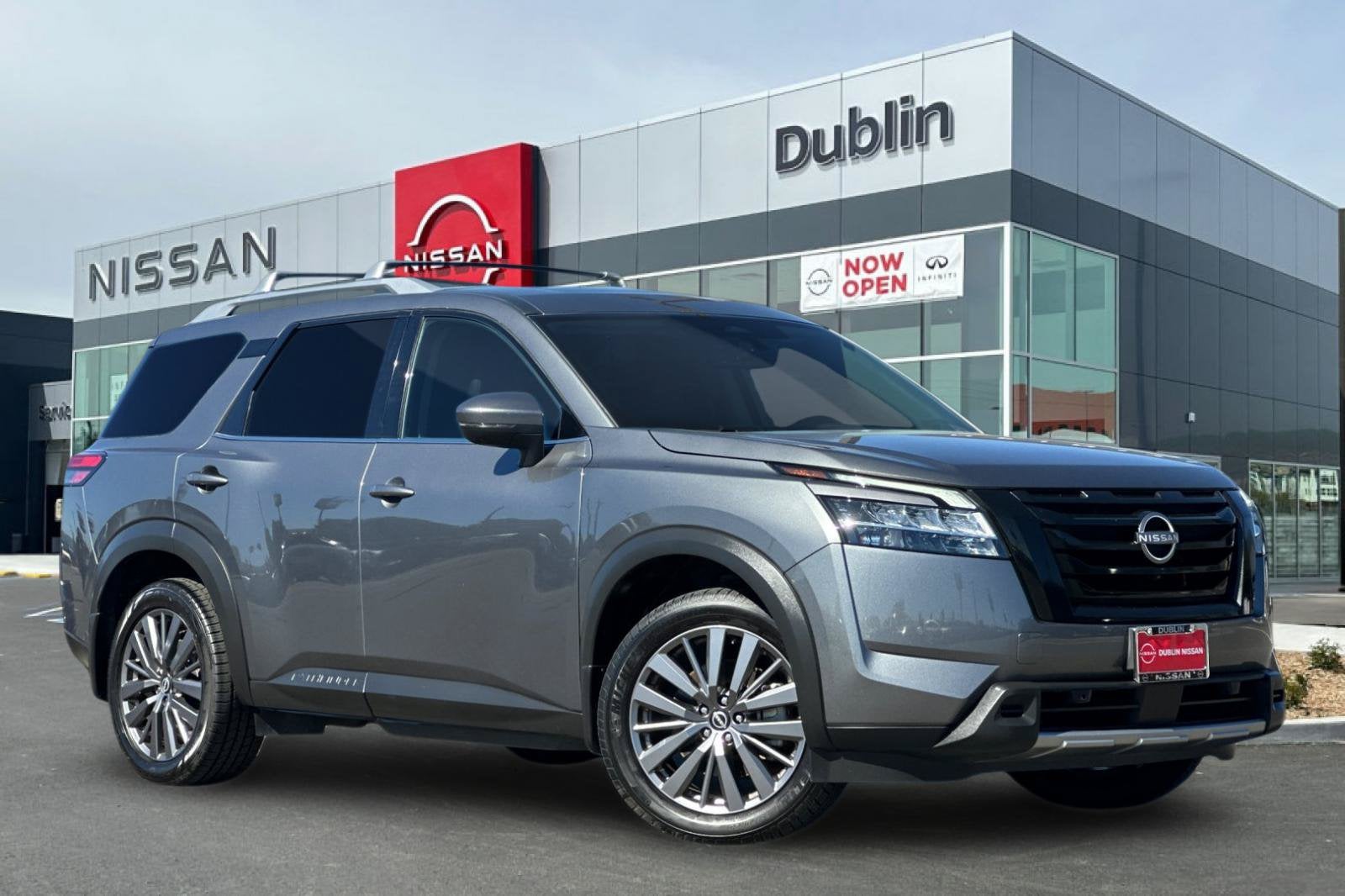 2023 Nissan Pathfinder SL