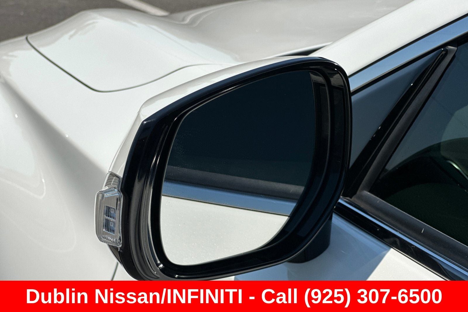 2022 INFINITI Q60 LUXE