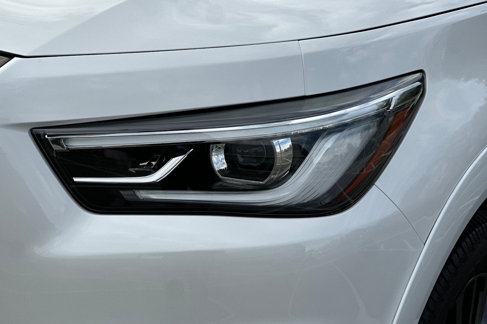 2023 INFINITI QX80 Premium Select