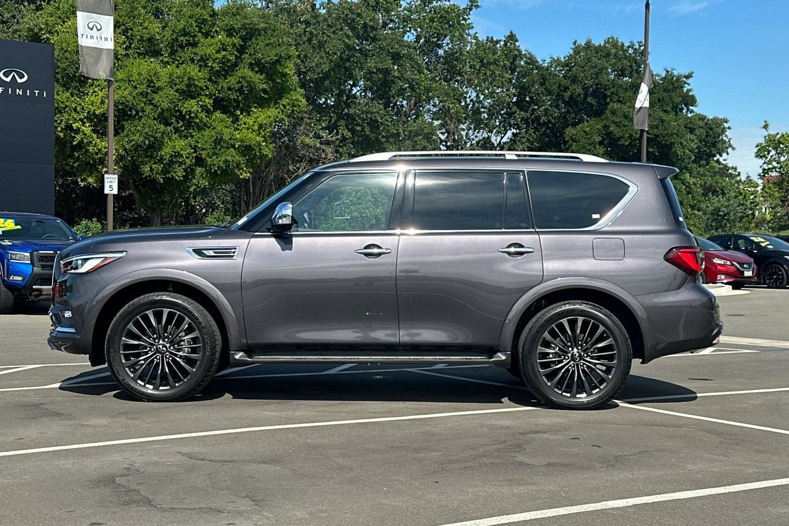 2023 INFINITI QX80 Sensory