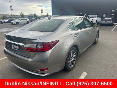 2017 Lexus ES 300h