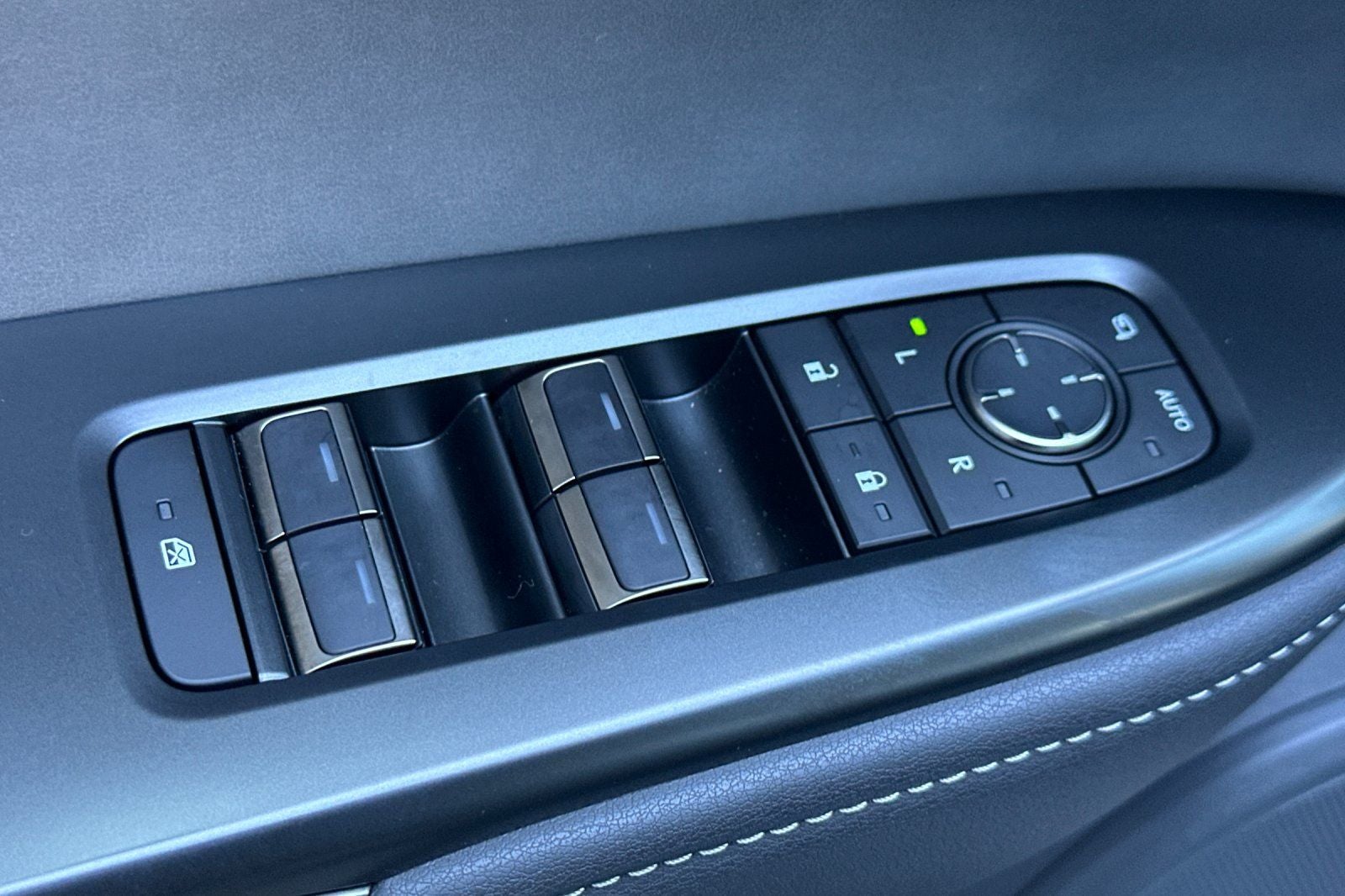 2023 Lexus RZ 450e Premium