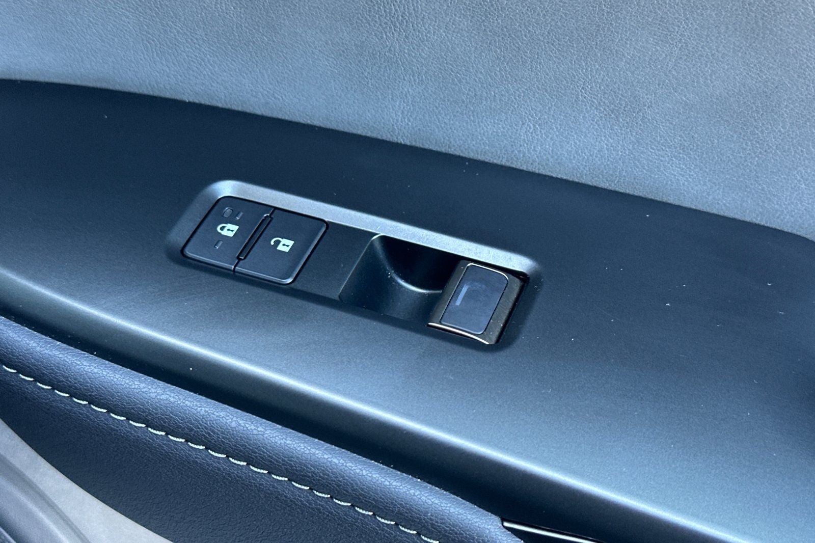 2023 Lexus RZ 450e Premium