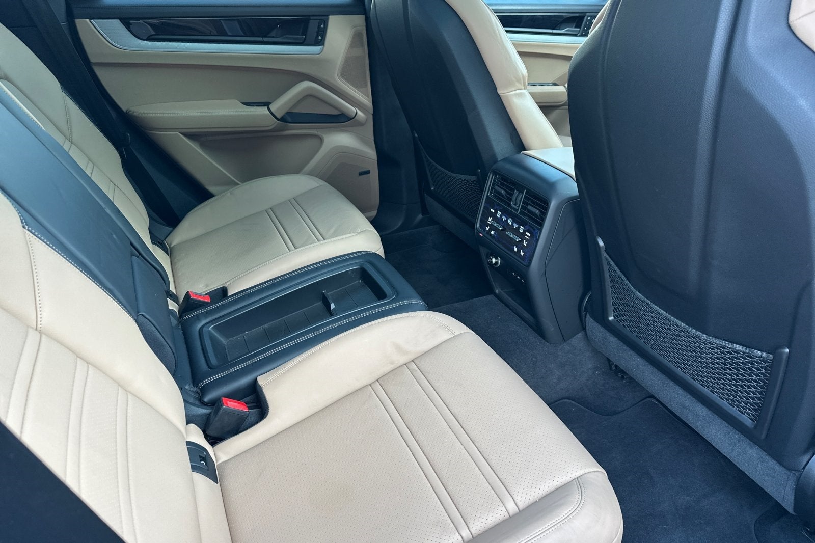 2024 Porsche Cayenne Coupe Base