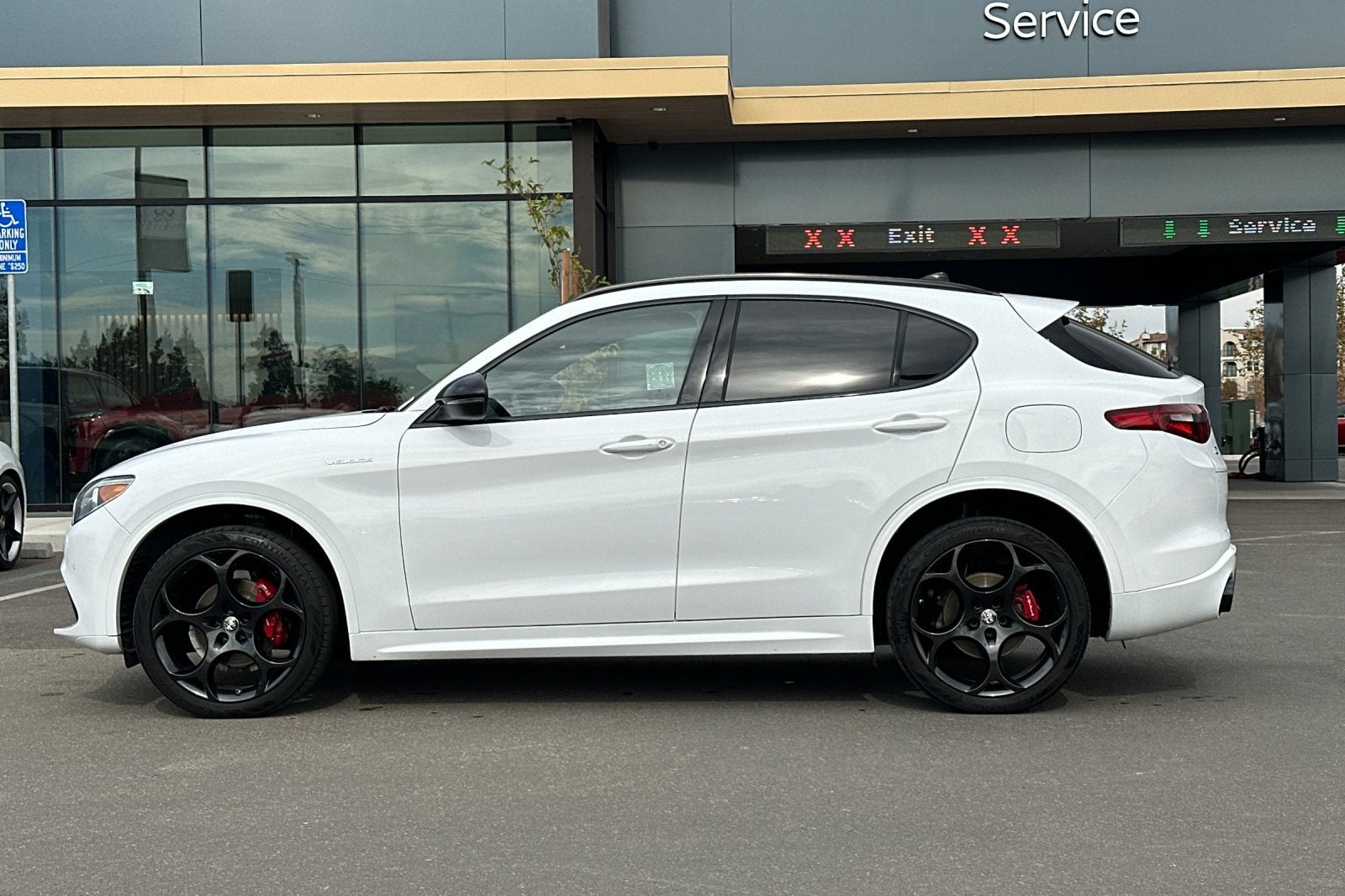 2023 Alfa Romeo Stelvio Veloce